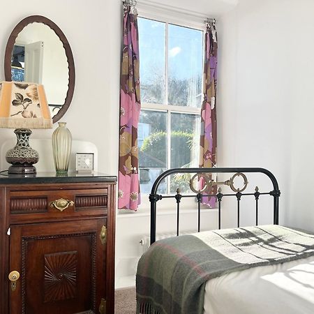 Janies Cottage~ Mousehole~Eclectic Interiors & Vintage Charm Exteriör bild