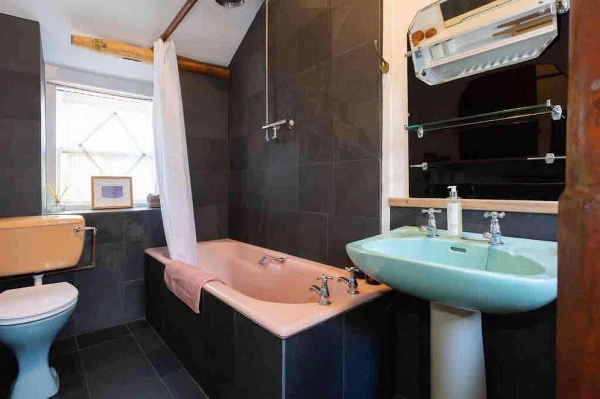 Janies Cottage~ Mousehole~Eclectic Interiors & Vintage Charm Exteriör bild